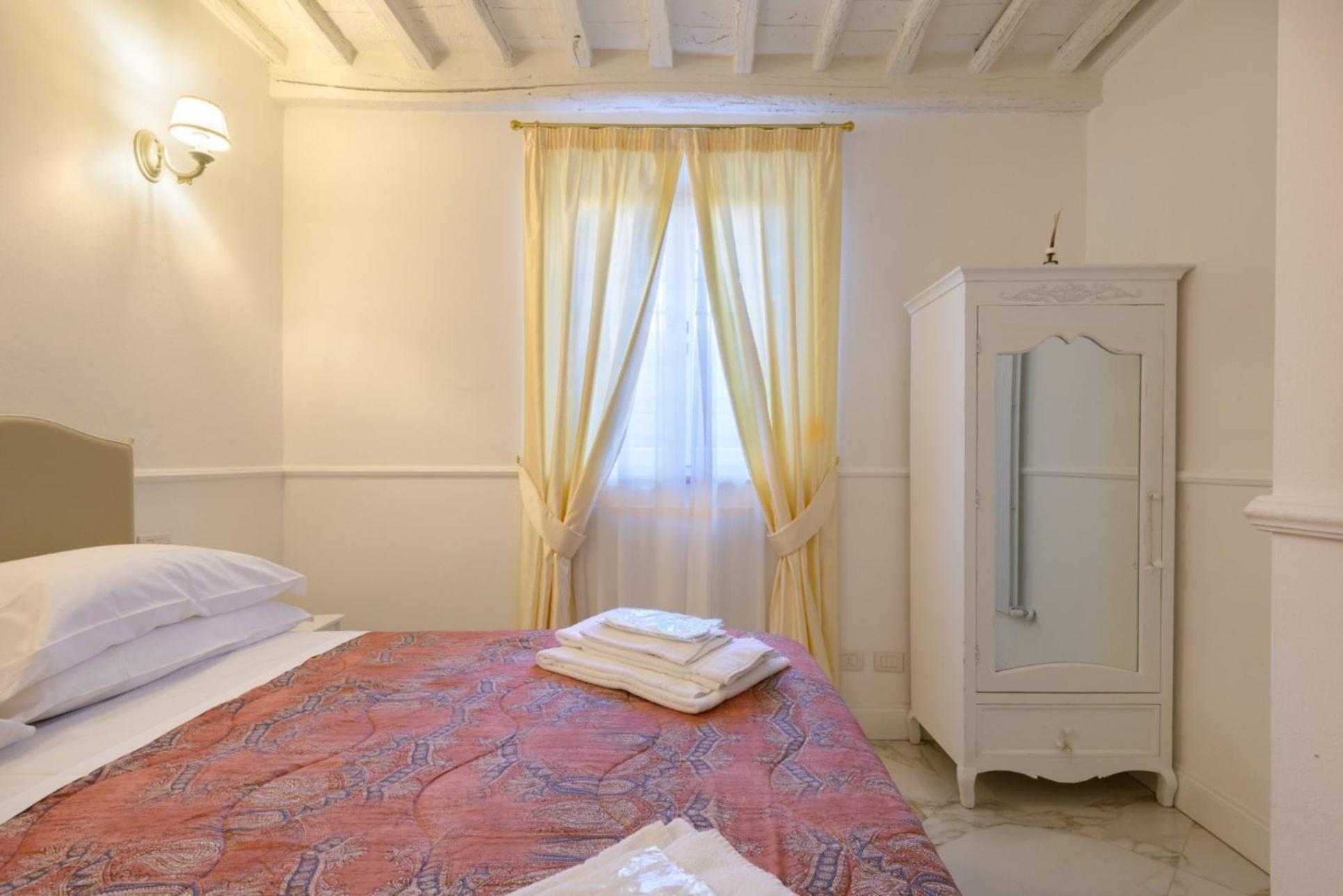 Domus Nannini Spa - L' Arco Di Matteotti Сиена Экстерьер фото